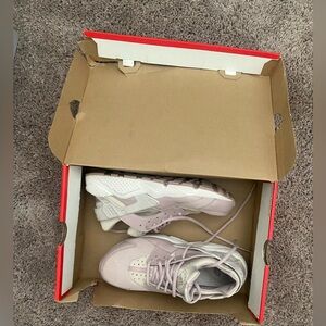 Nike Woman’s Air Huaraches Nike Craft